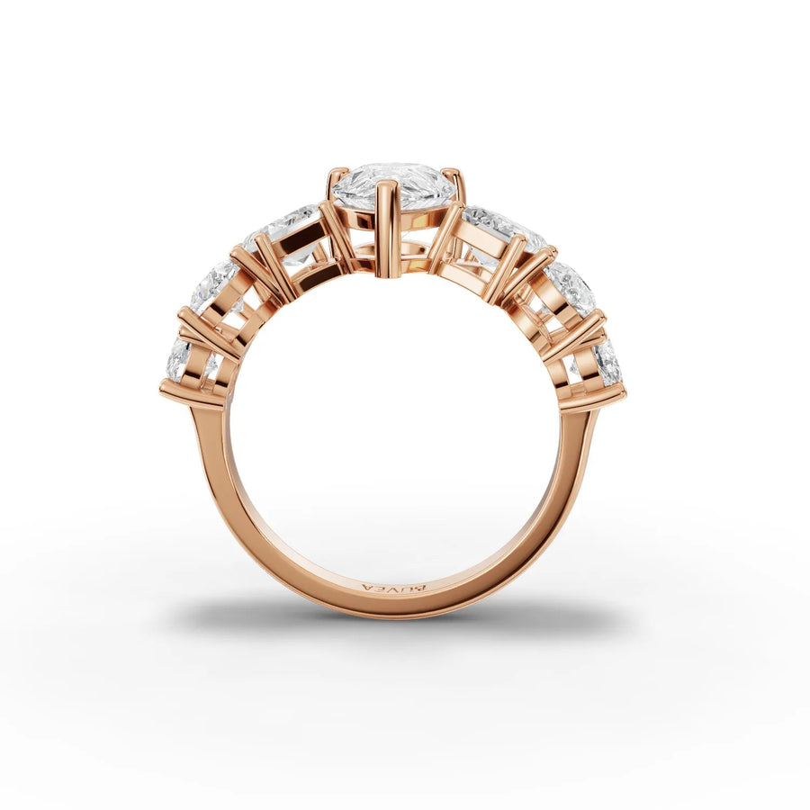 Pear center ring rose gold close-up