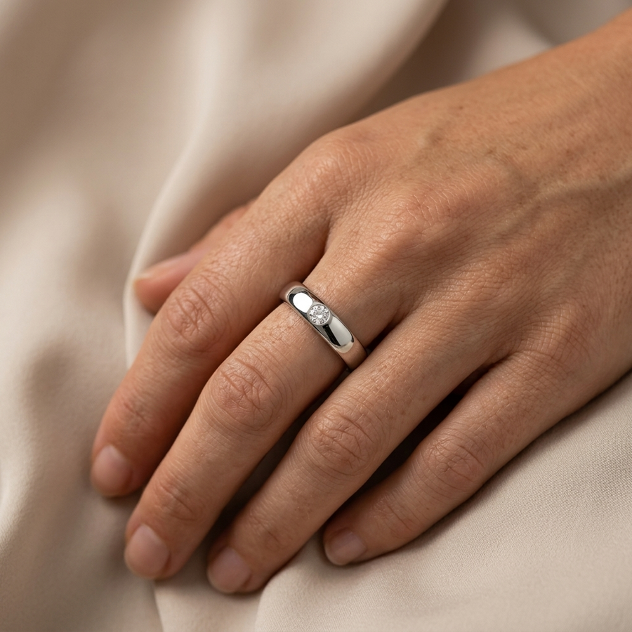 0.10 Ct Round Bezal Set Couple Band