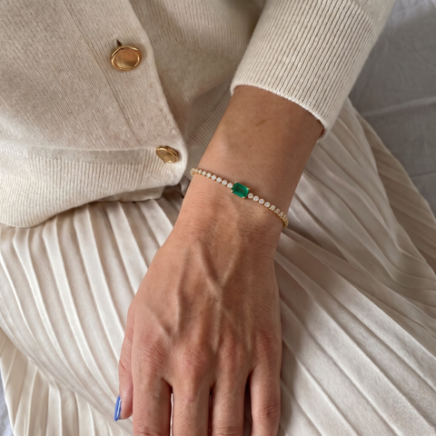 3.36 CT Emerald Solitaire With Side Stone Lab Diamond Bracelet