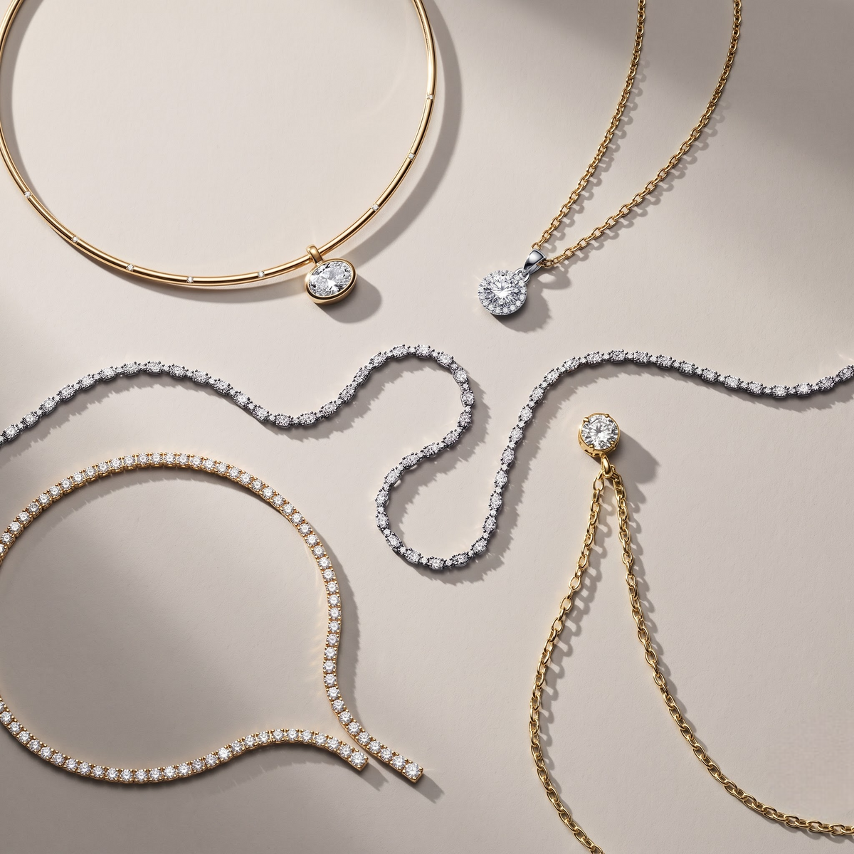 Diamond necklace buying guide