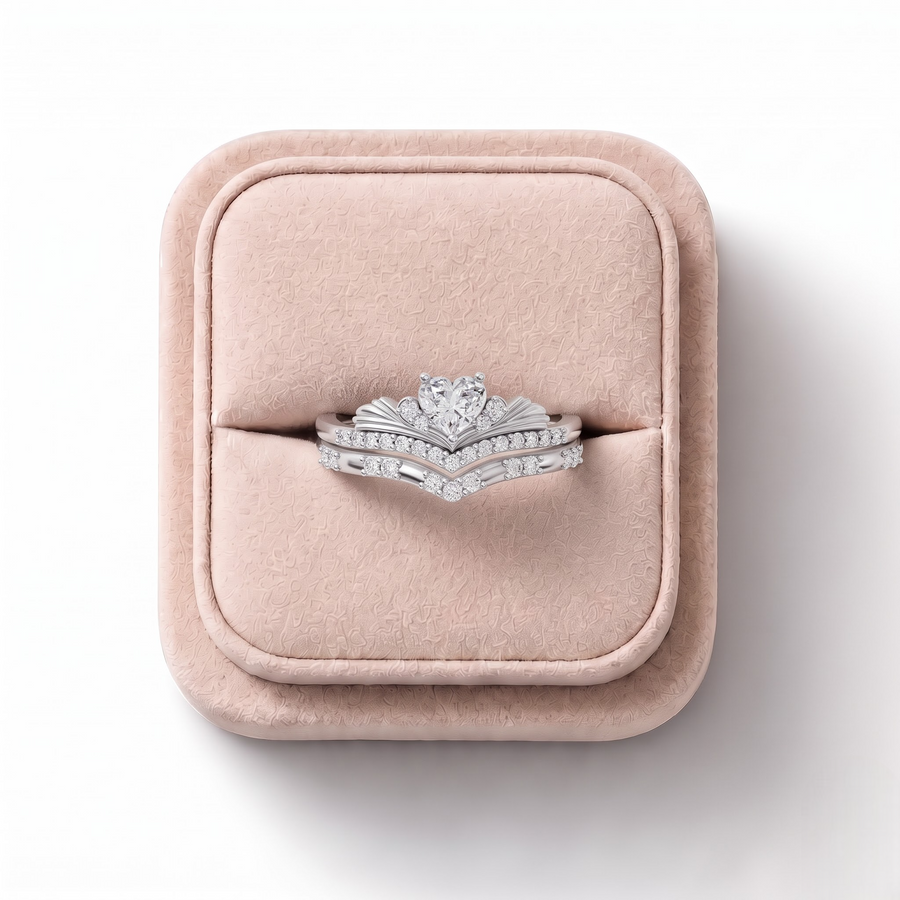 0.39 Ct Heart Solitaire With Side Stone Band Set