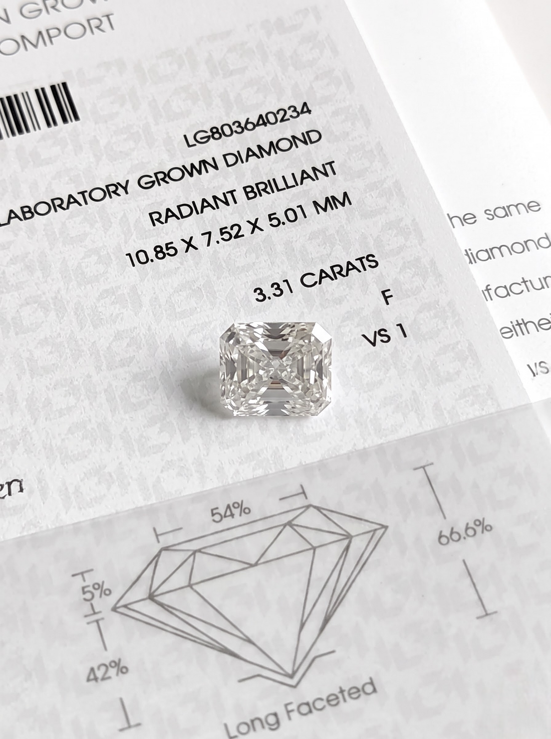 Diamond earrings buying guide by Buvea
