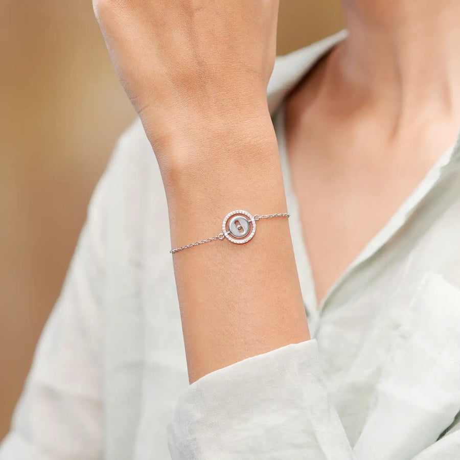 Model wearing circle diamond bracelet