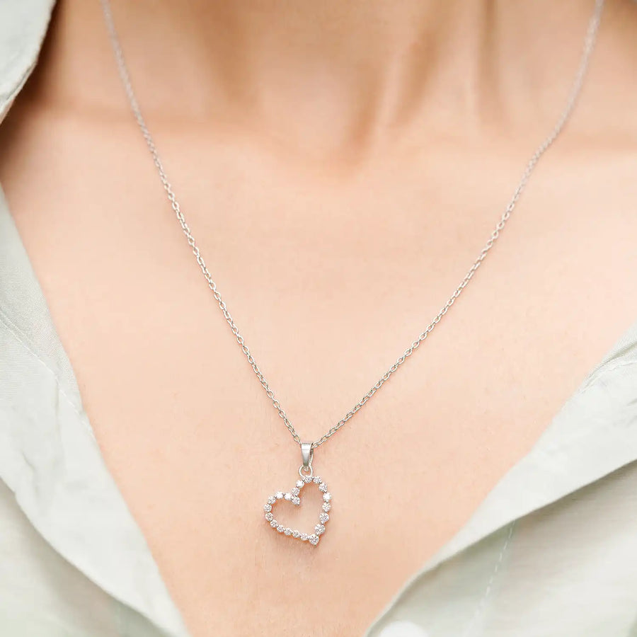 0.45 CT heart lab-grown diamond pendant worn