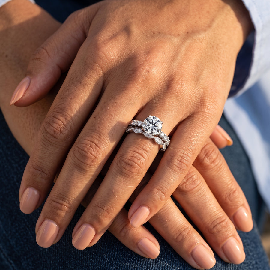 1.43 Ct Round Solitaire Set with Side Diamond Band