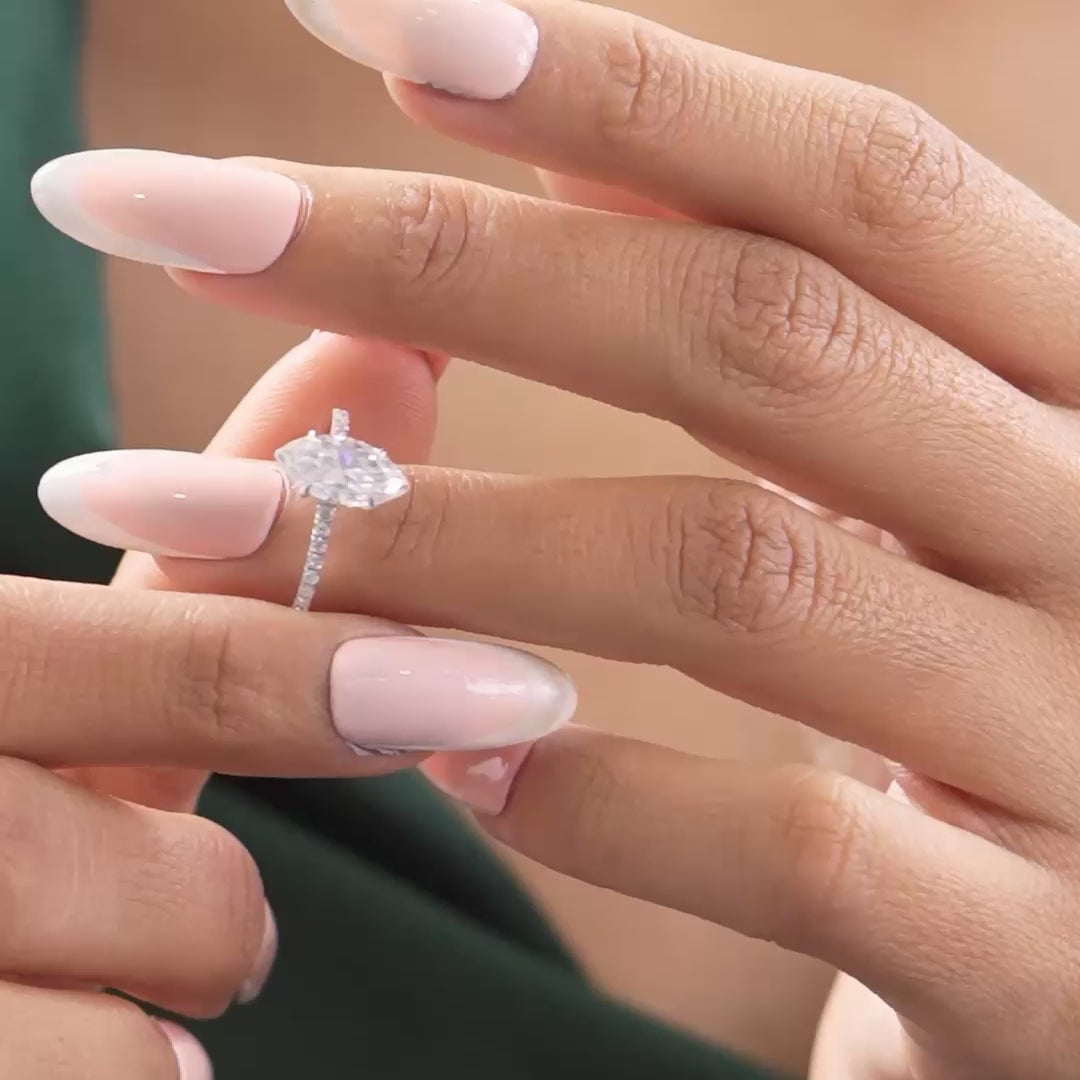 Ring in motion showing continuous scintillation