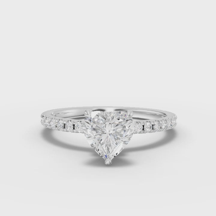 360° rotation video of heart pavé ring