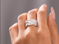 Model wearing 3.19 CT woven lab-grown diamond ring video