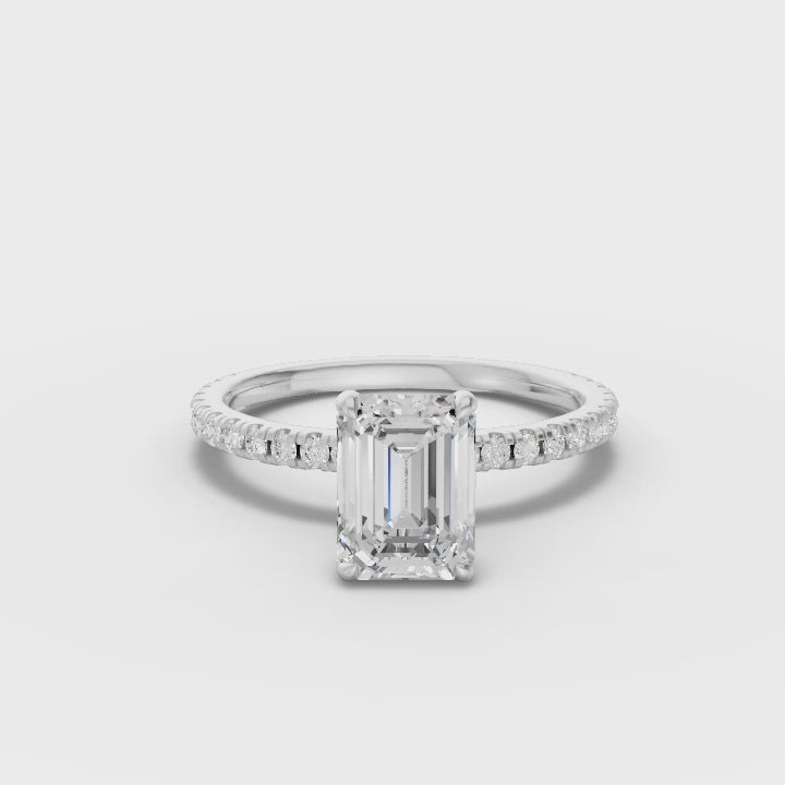 360° rotation video of emerald pavé ring