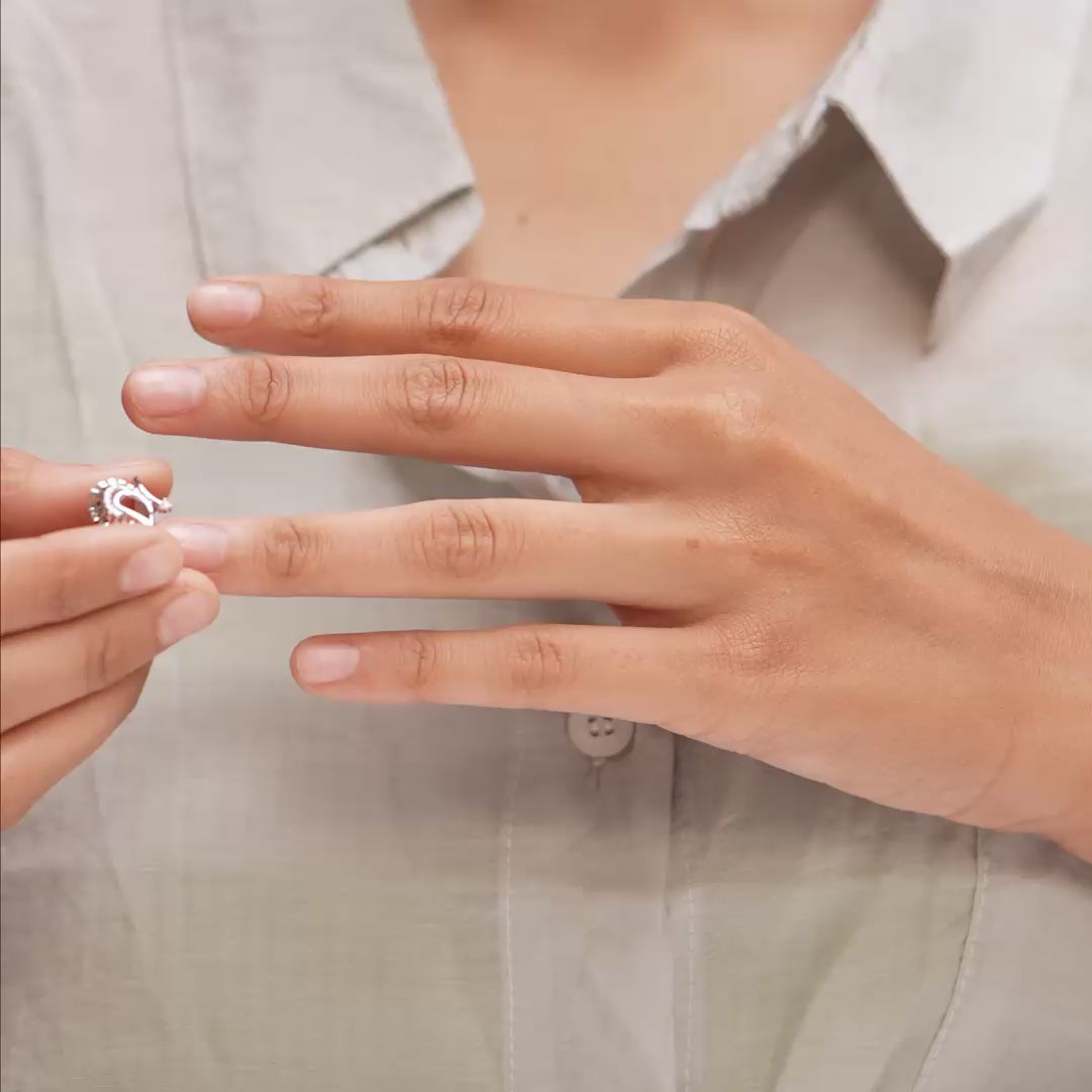 Model wearing 0.05 CT blossom duo lab-grown diamond ring video clip