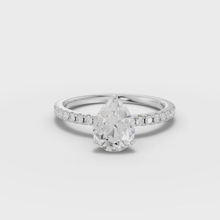 360 rotation of 1.29 CT pear lab-grown diamond ring