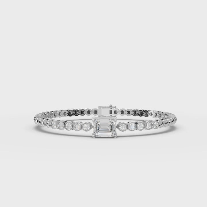 360-degree rotating video of emerald cut diamond bracelet