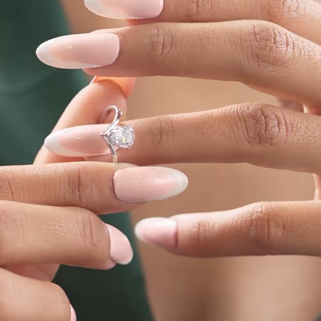 Ring in motion showing pear brilliance