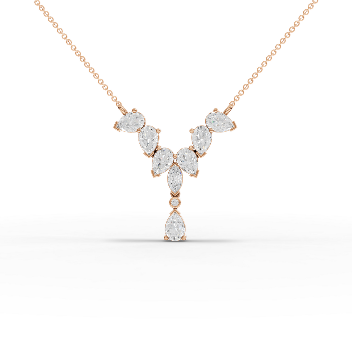 قلادة متدلية مرصعة بالألماس الماركيز والكمثرى المصنّع مخبرياً