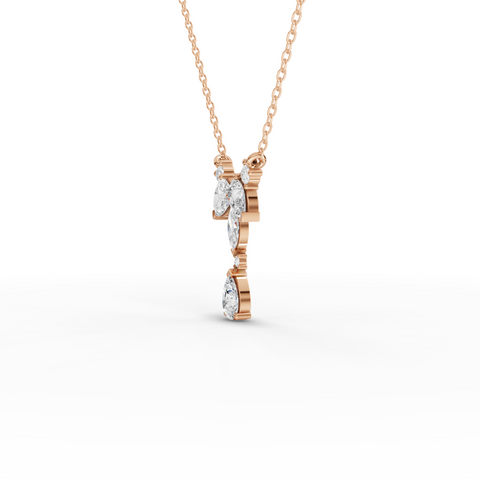 قلادة على شكل حرف Y مرصعة بالألماس المصنّع مخبرياً، مع ألماس كمثري وماركيز