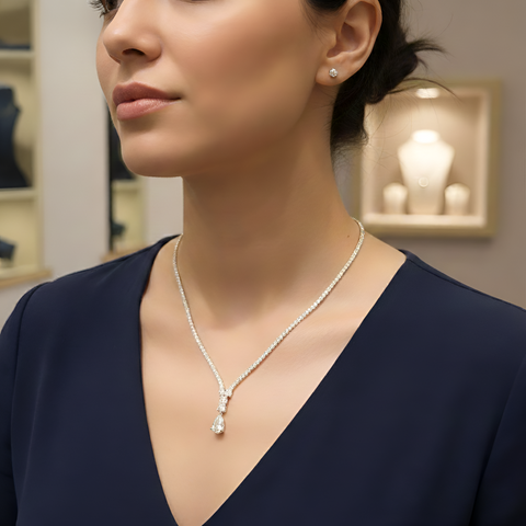 قلادة تنس على شكل حرف Y مرصعة بألماس صناعي مع قلادة متدلية على شكل كمثرى