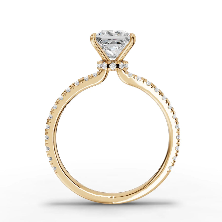 Princess lab-grown ring yellow gold close-up