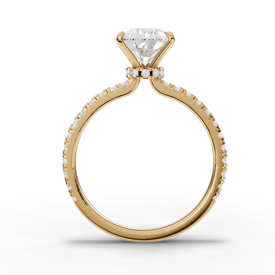 Pear lab-grown ring yellow gold close-up